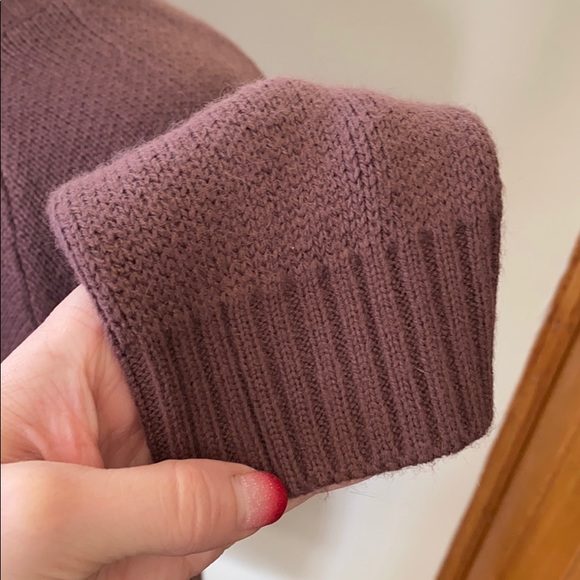 Mauve sweater with cutout sleeves and cutout neck - Picture 4 of 5